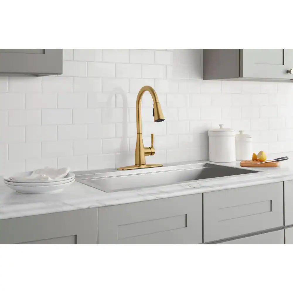 Glacier Bay Sadira Single-Handle Pull-Down Sprayer Kitchen Faucet in Matte Gold