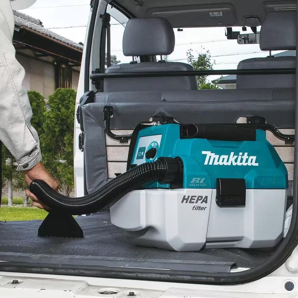 Makita 18V LXT Lithium-Ion Brushless Cordless 2 Gal. HEPA Filter Portable Wet/Dry Dust Extractor/Vacuum, Tool Only