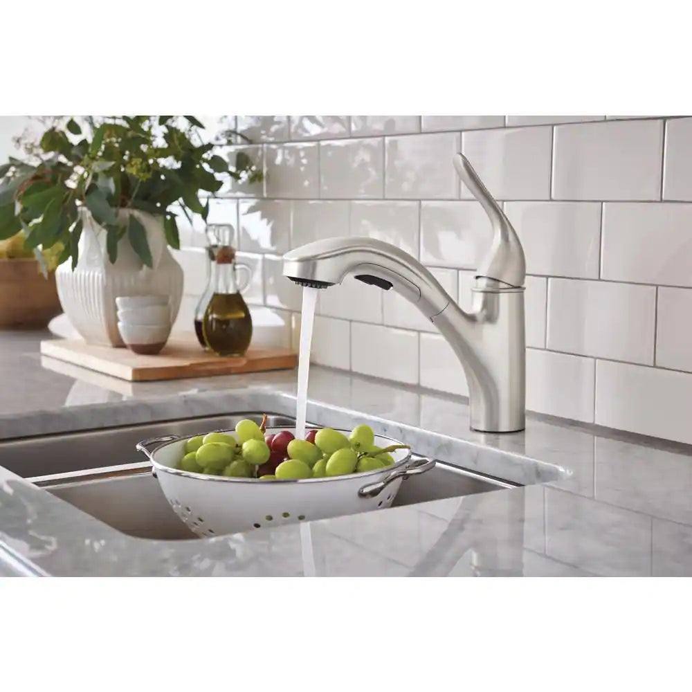 MOEN Brecklyn Single-Handle Pull-Out Sprayer Kitchen Faucet with Power Clean in Spot Resist Stainless