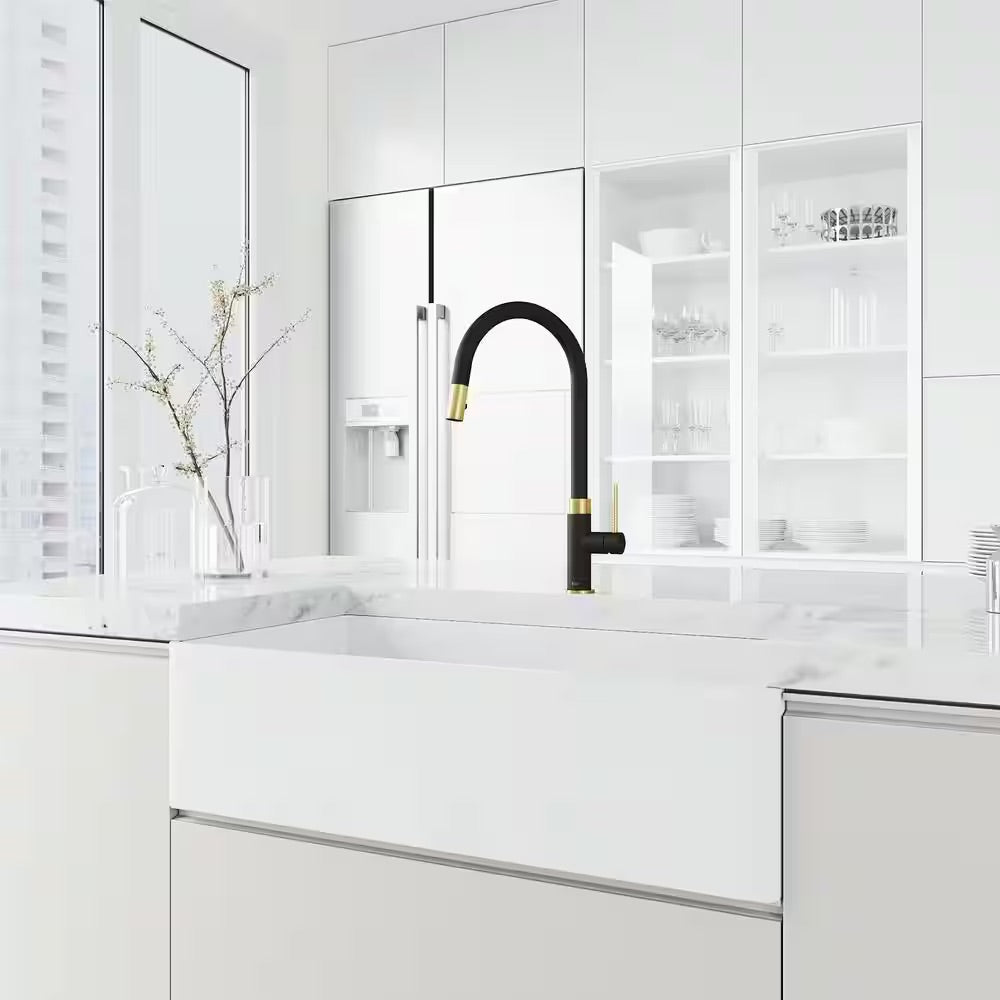 VIGO Bristol Single-Handle Pull-Down Sprayer Kitchen Faucet in Matte Gold/Matte Black