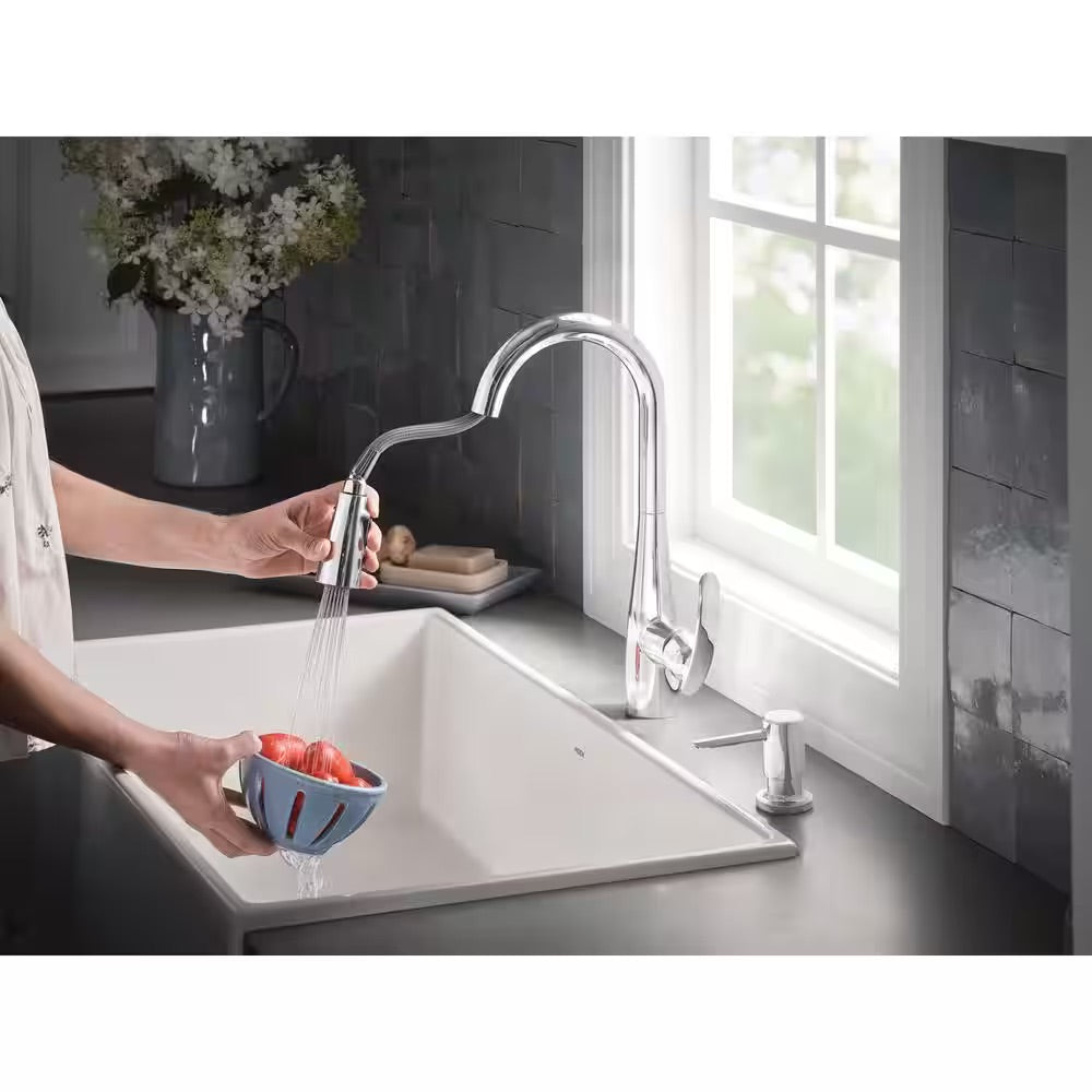 MOEN Reyes Single-Handle Pull-Down Sprayer Kitchen Faucet with Reflex and Power Clean in Chrome