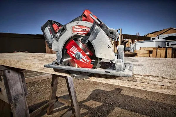 Milwaukee M18 FUEL 18V Lithium-Ion Brushless Cordless 7-1/4 in. Circular Saw (Tool-Only)